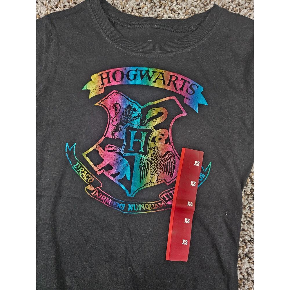 Harry Potter Hogwarts Girls Sz XS Short Sleeve T Shirt Black Metallic NEW - Picture 2 of 4